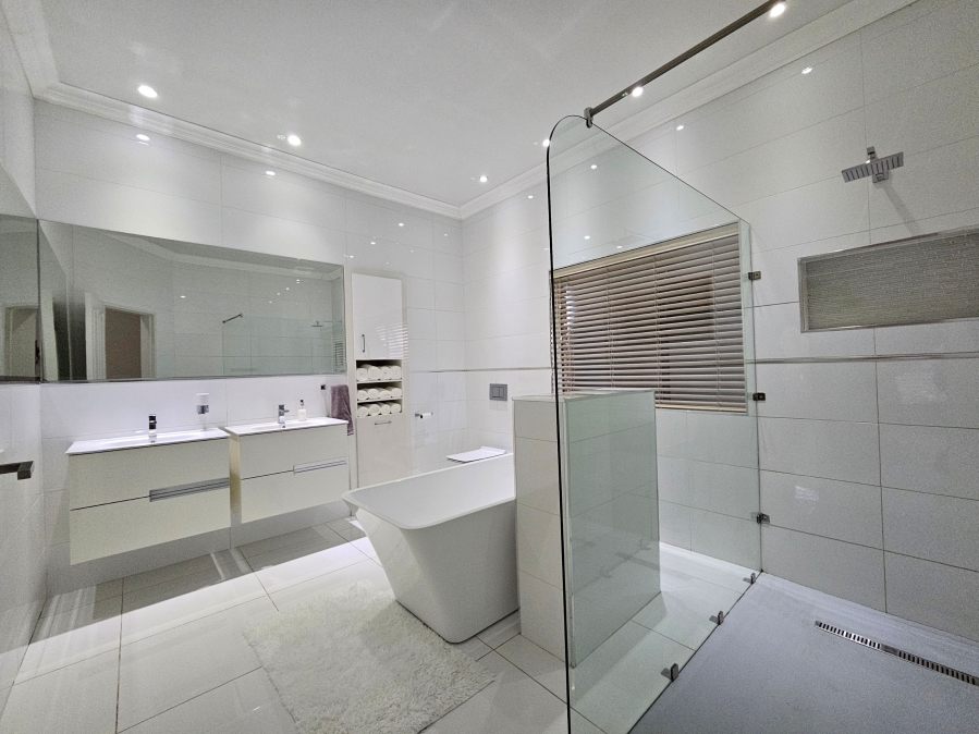 2 Bedroom Property for Sale in Flamwood North West